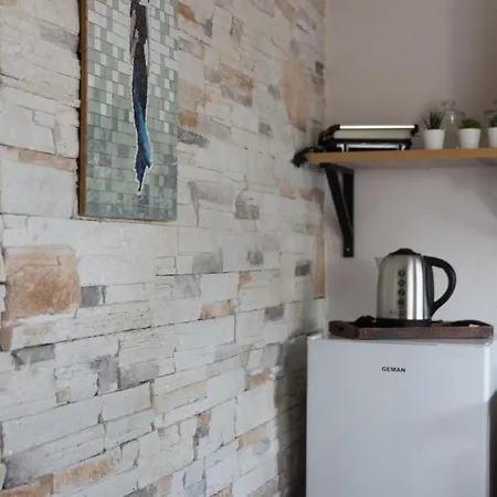 Ground Floor Beachfront Apartment, Fourka