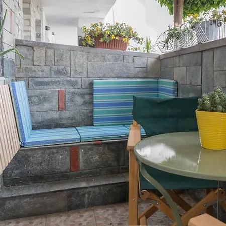 Apartment Ground Floor Beachfront Apartment, Fourka